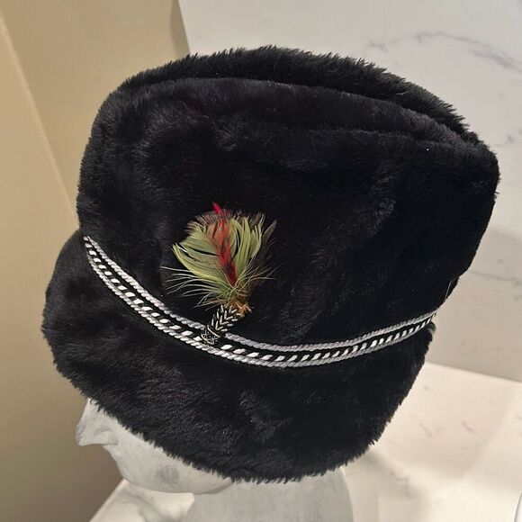 Bavarian Style Faux Fur Hat - Picture 1 of 7